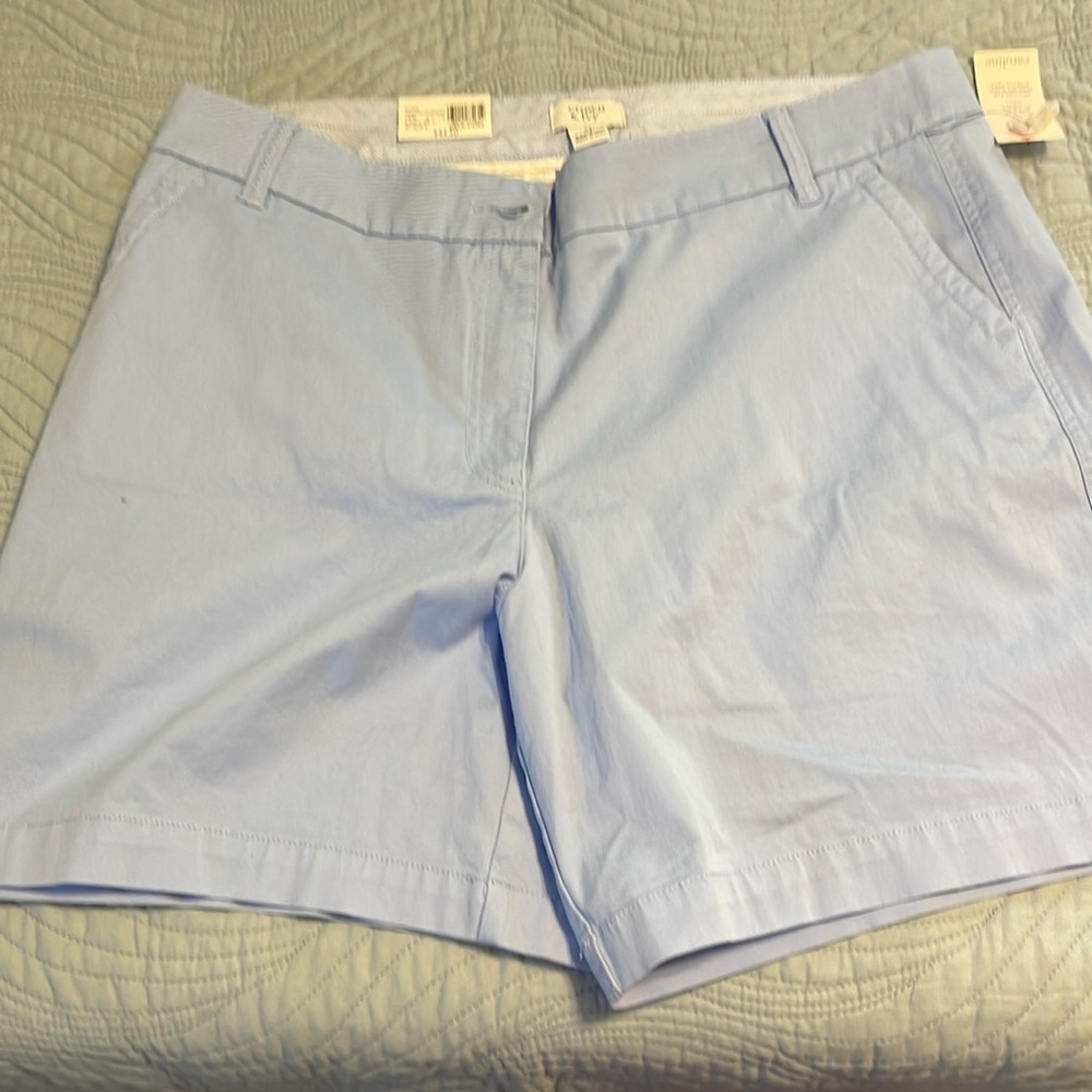 Crown and Ivy NWT Caroline shorts. Size 14